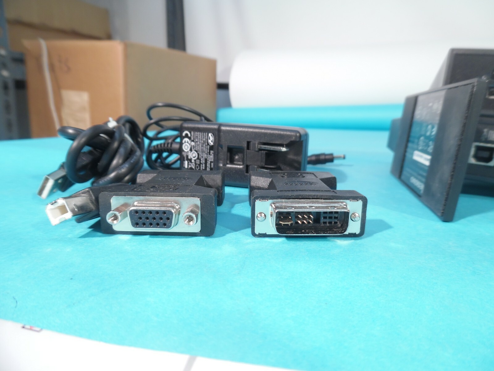 LOT OF 2 LENOVO THINKPAD USB PORT REPLICATORS M01060 51J0452 51J0246