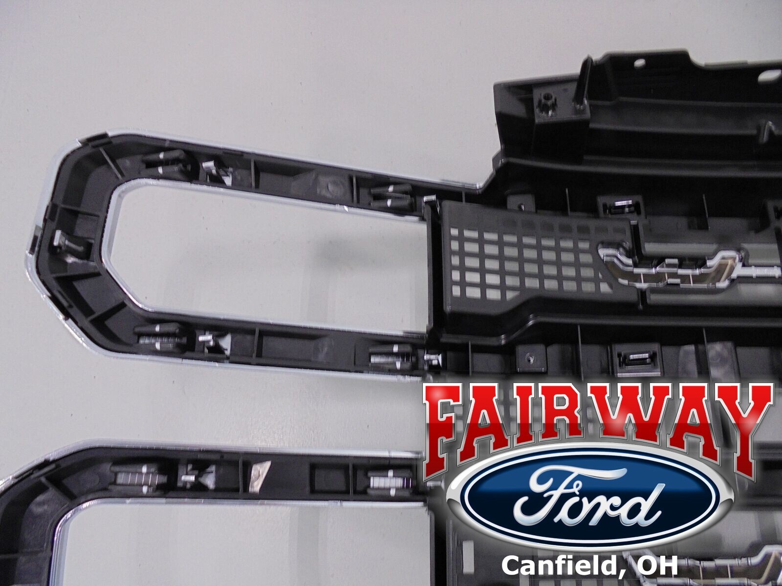 23 thru 24 Super Duty OEM Genuine Ford Platinum Grille Grill PC3Z-8200-EA