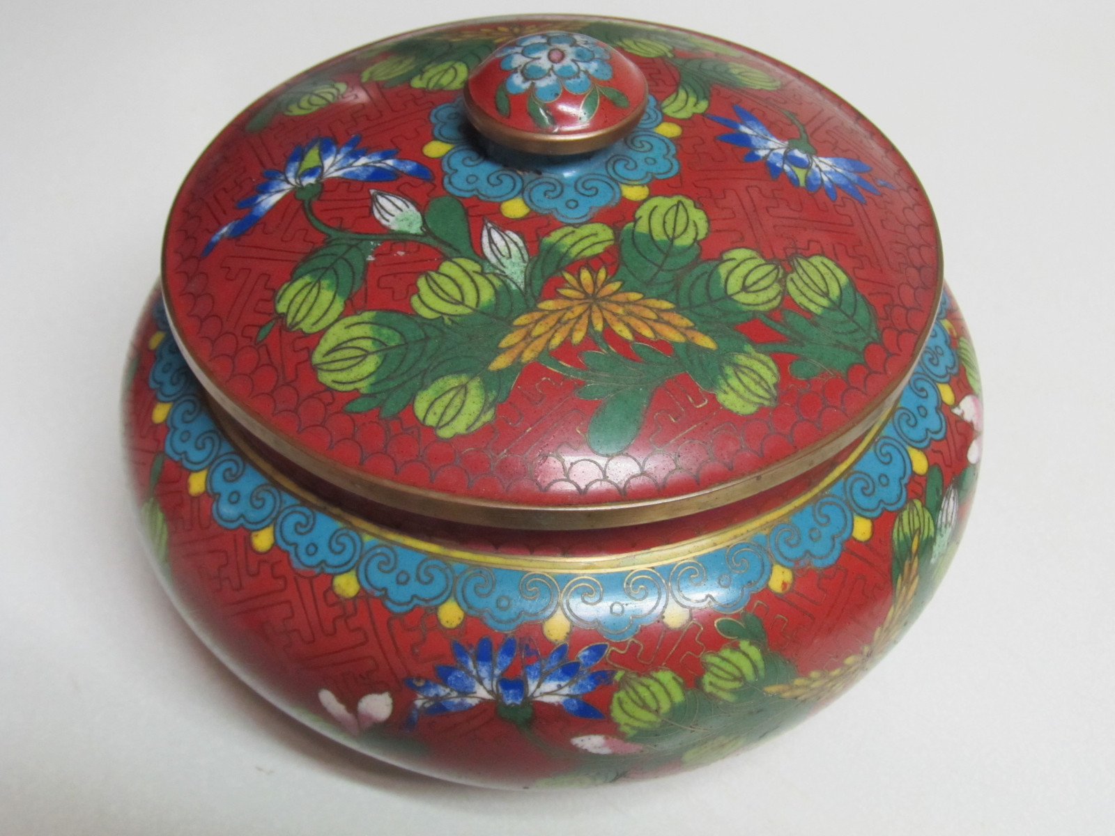 Fine Antique/Old Chinese Floral Design Cloisonne Covered Jar Vase with mark