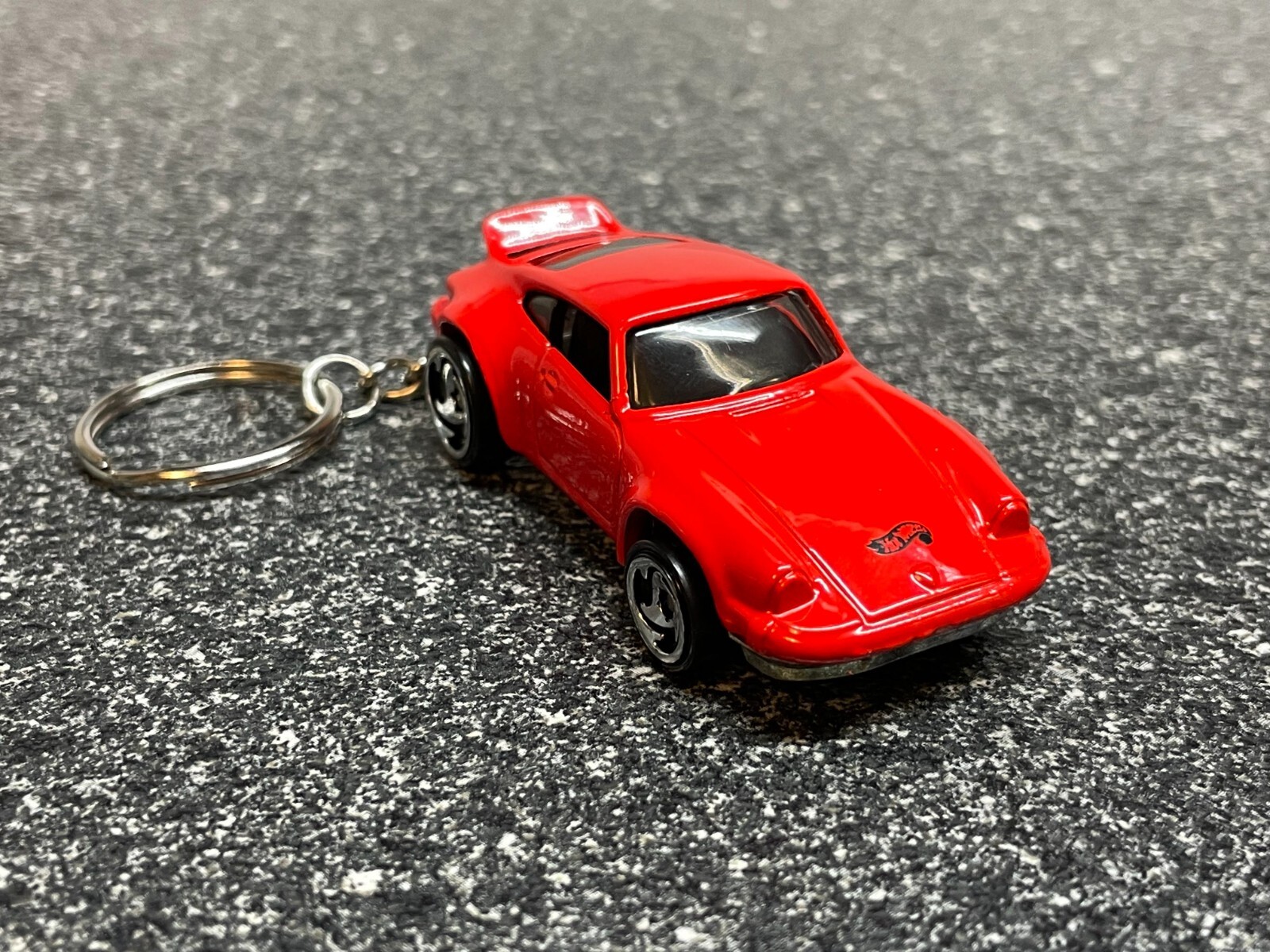 【極美品】 PORSCHE  911 GTS KEYRING  キーリング ポルシェクレストキーリング - 911 スピリット 70 – ポルシェ