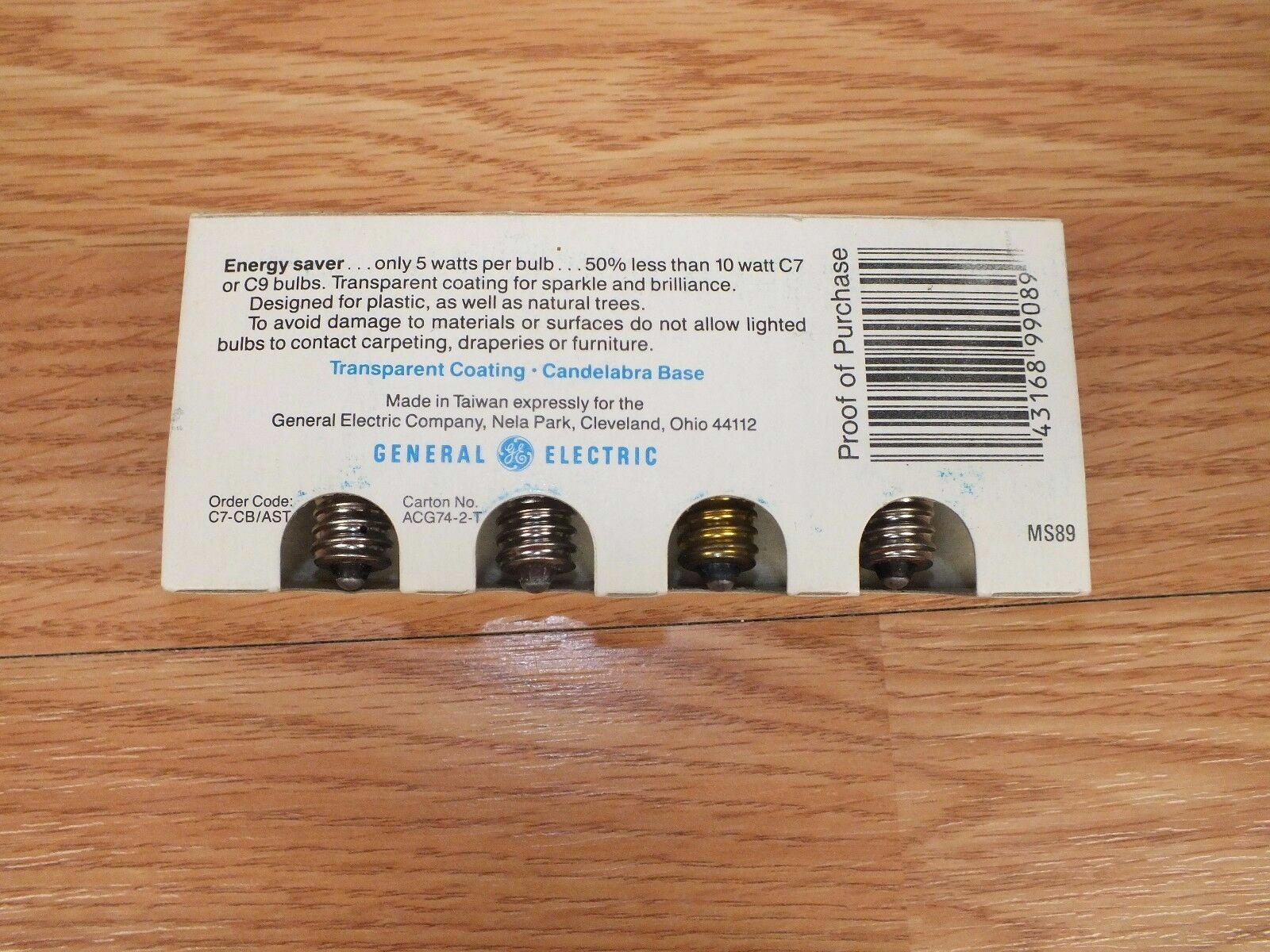 GE Vintage Cool Bright Indoor/Outdoor Multi Color Bulbs (4) in Box **READ**