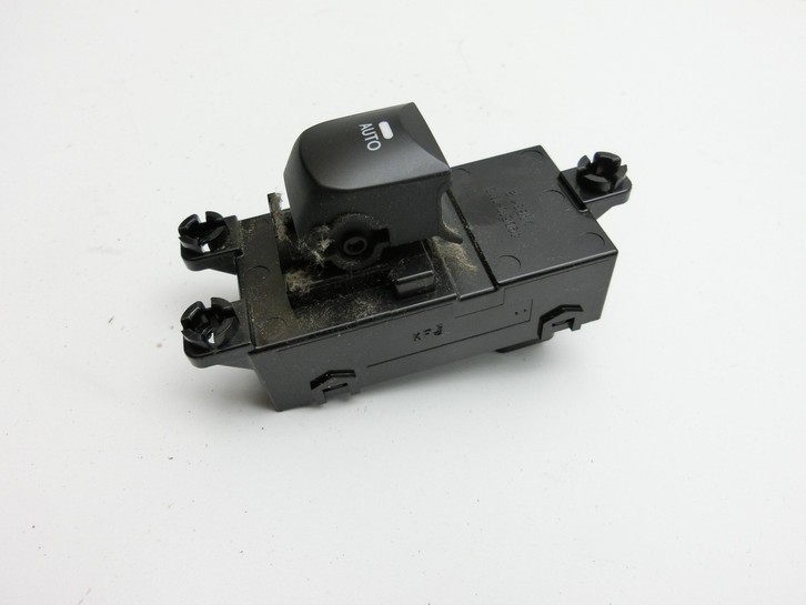 Hyundai I30 GD 12-17 Kombi Fensterheberschalter Schalter Rechts Hinten Hyundai I30 GD 12-17 25.06.2015 49D510-1110... Bild 2