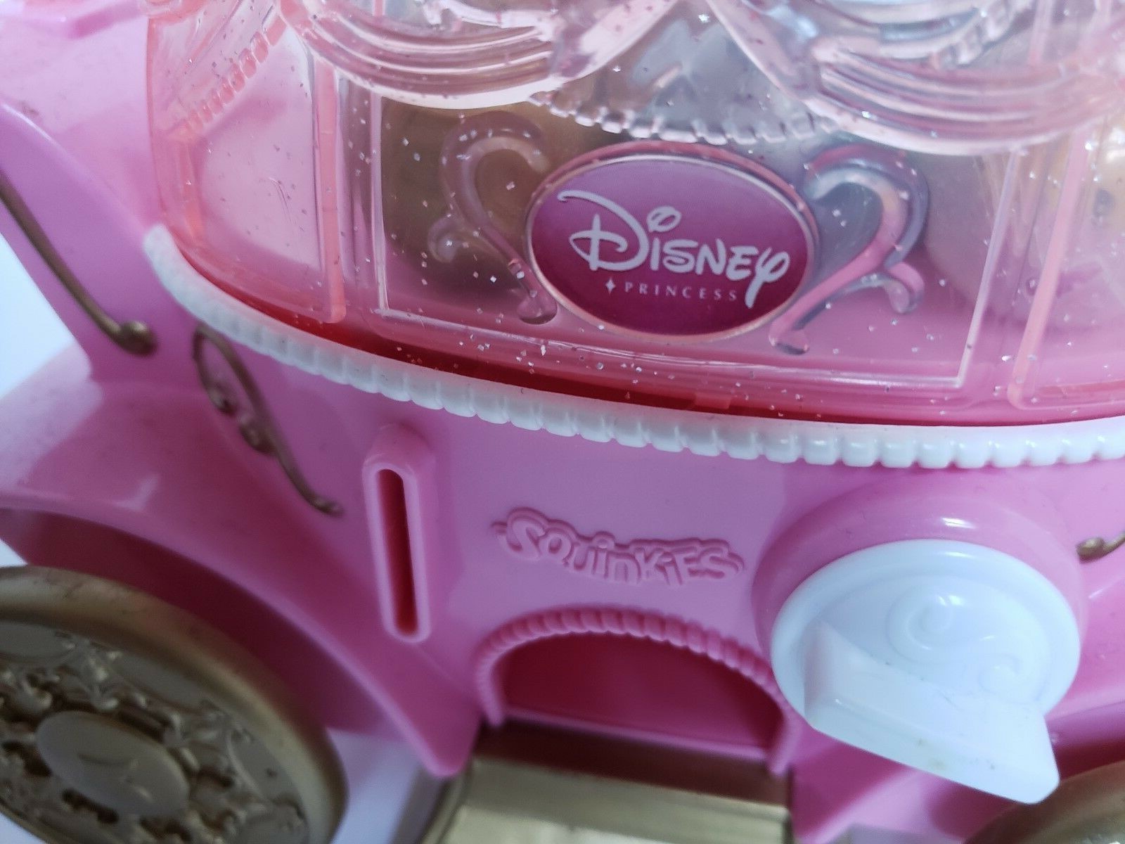 Disney Princess Carriage with 14  Princesss Squinkies