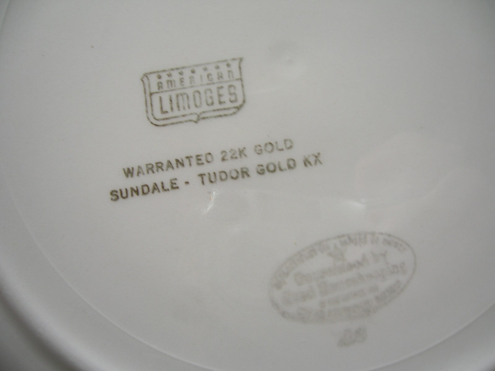 American Limoges Sundale Tudor 22K Scalloped Gold Lace Edge  Dinner Plates