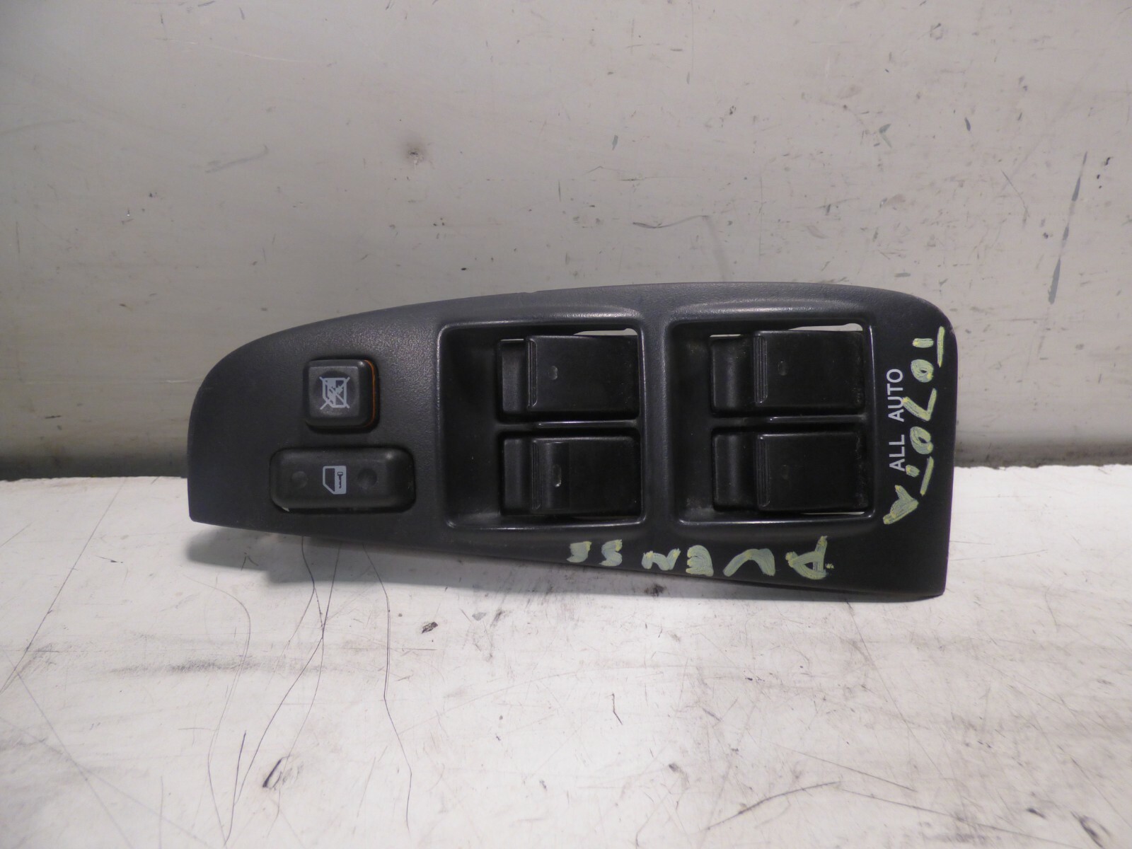 Pulsantiera alzacristalli anteriore sinistra TOYOTA AVENSIS '05 4356022 54035144