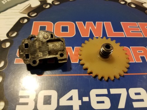USED Stihl Oil Pump & Worm Gear 1118 640 3210 Chainsaws 028 FREE SHIPPING