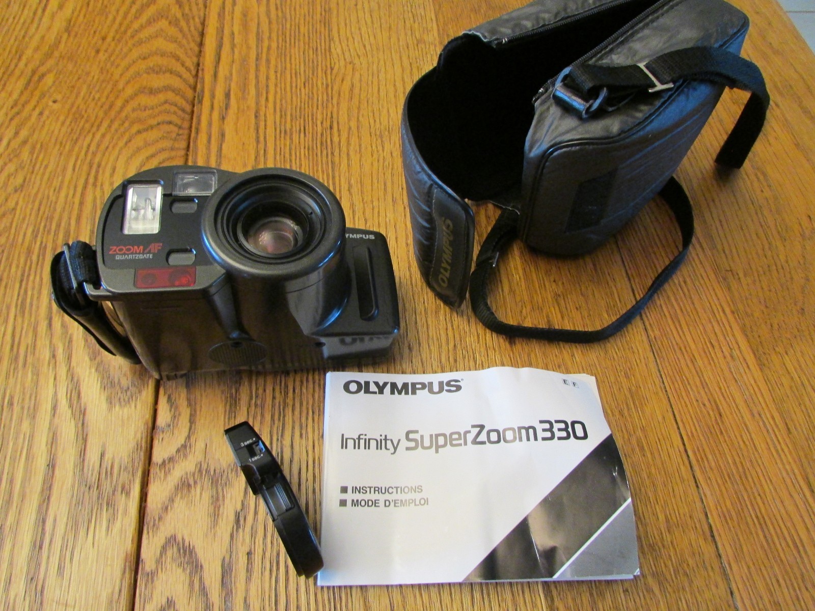 Olympus Infinity Super Zoom 330 Camera 35 mm Zoom AF Quartz Date Japan