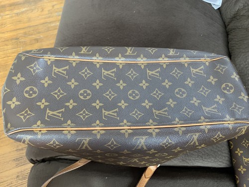 Authentic Louis Vuitton Shoulder Bag