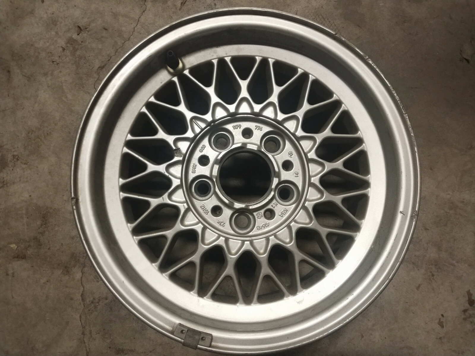 BMW スポークデザインホイール 7Jx15 IS47 1989-1995 BMW E34 5 SERIES ALLOY WHEEL 15