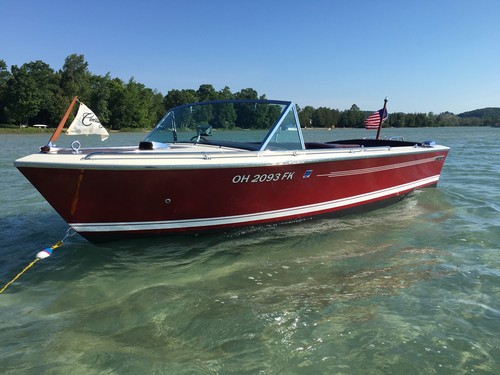 Beautiful 1972 18' Century Resorter