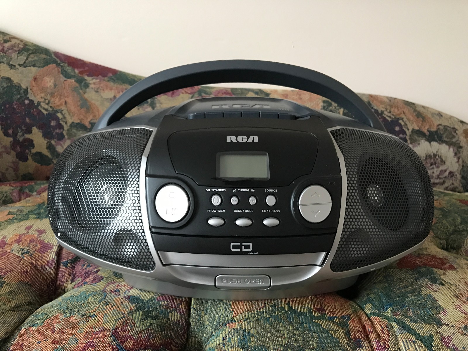 RCA RCD175 CD/Radio Boombox Disc Cassette Player Audio 3.5mm AUX MP3 iPhone