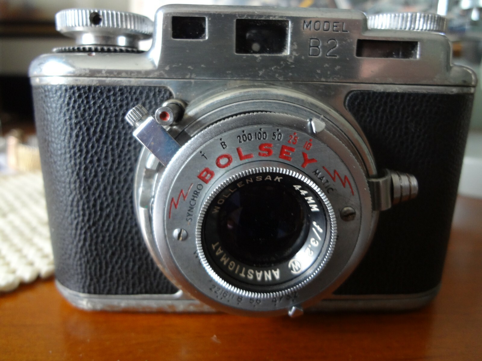 Bolsey B2 Vintage Rangefinder 35mm Compact Camera W/ 44mm 3.2 Lens With case.