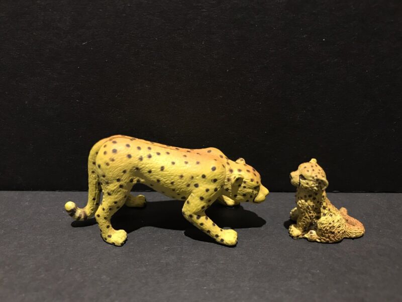 Bandai Kaiyodo WWF Japan Exclusive Cheetah & Cub Wild Cat Figure Set