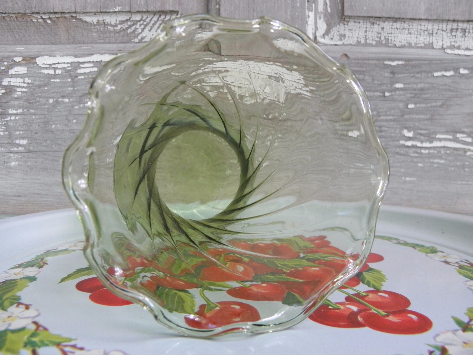 Vintage Green Ruffle Flower Vase 7