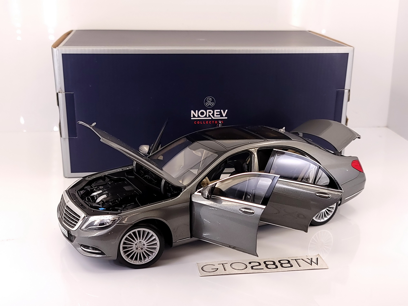 Norev 1:18 scale Mercedes-Benz S-Class Sedan 2013(W222/V222