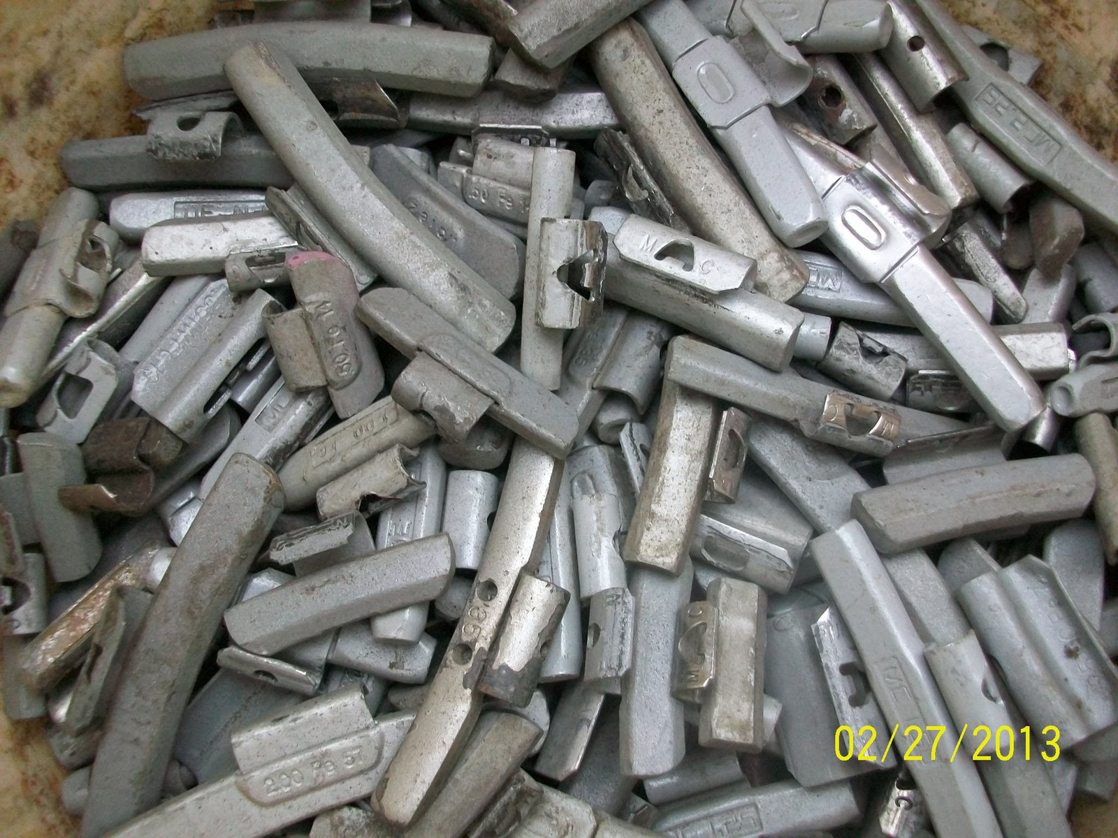 Wheel Weights Assortment Reuse On Steel Rims 10 Pounds Aprx. 185 Pcs