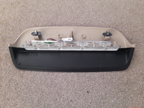 掛軸 96 NEW GENUINE JAGUAR XJ X350 X358 HIGH LEVEL THIRD BRAKE LIGHT