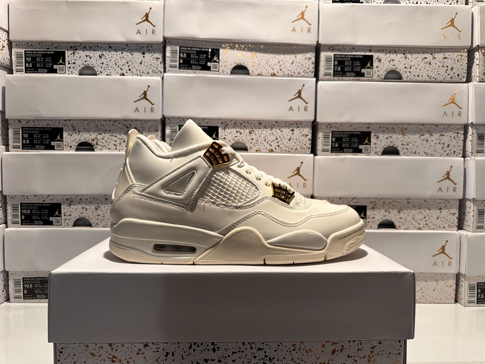 Pre-owned Jordan Air  4 Retro White Metallic Gold Aq9129-170 Women Sizes 8.5w-12w (in Hand)