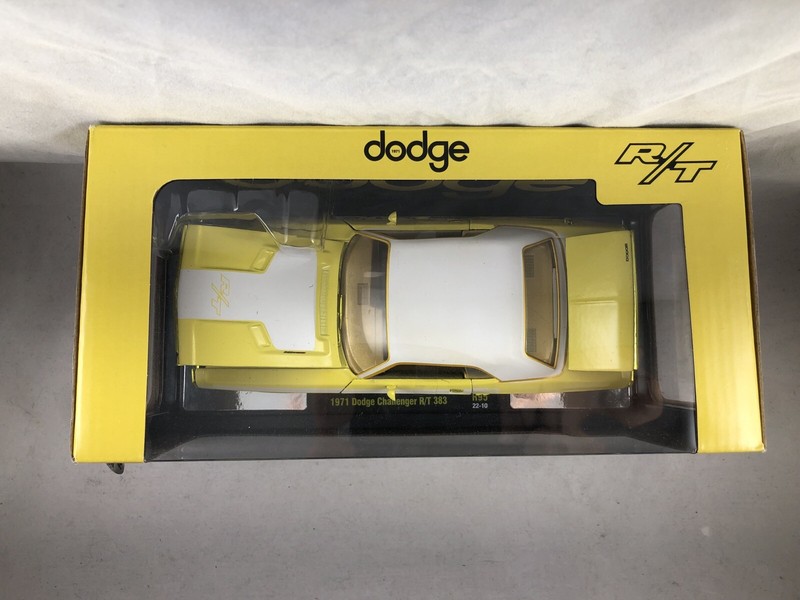 M2 Machines 1/24 1971 ダッジチャレンジャー R/T 383 M2 Machines 1/24 Chase Dodge 1971 Dodge Challenger R/T 383