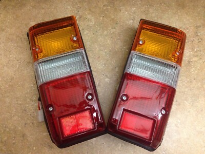 80-90 Toyota Land Cruiser Fj60, Fj62 Rear Tail Lights Stop Lamps Set