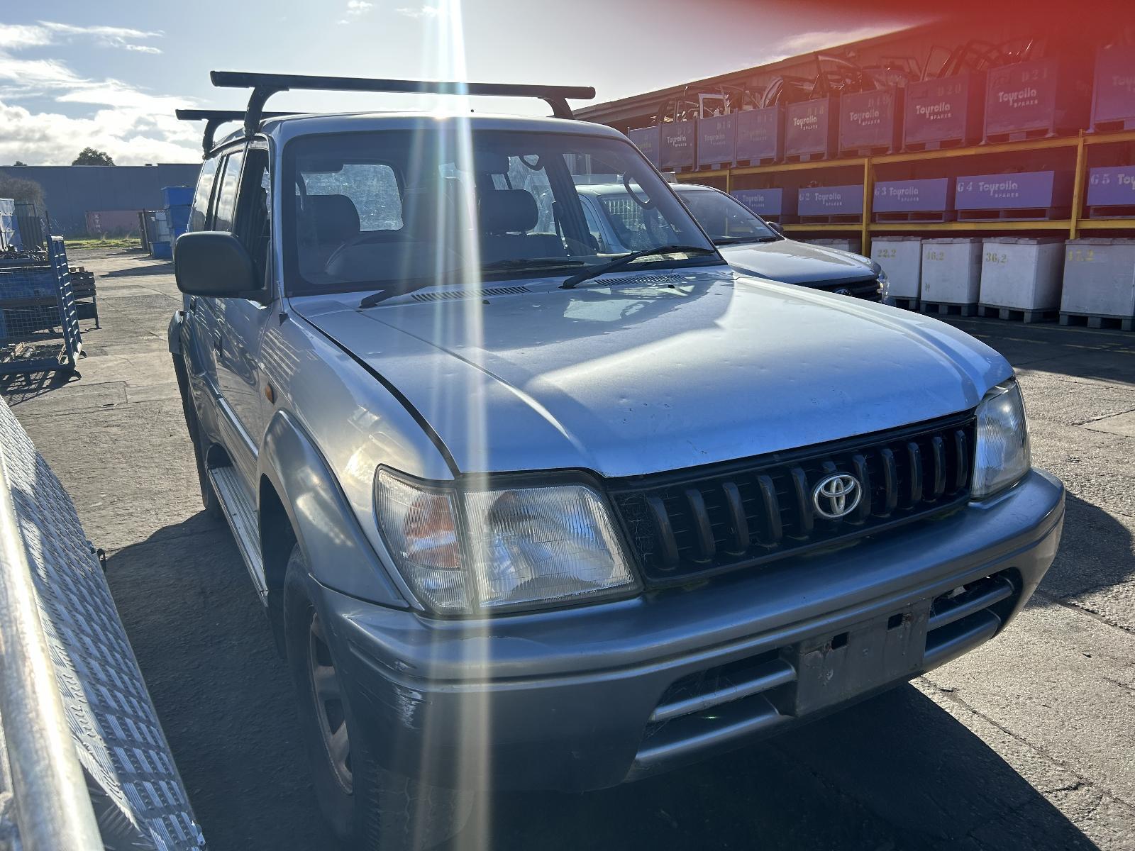 Toyota Prado 1/4 Glass Right Rear Door VZJ95 07/1996-01/2003 - thumbnail 4