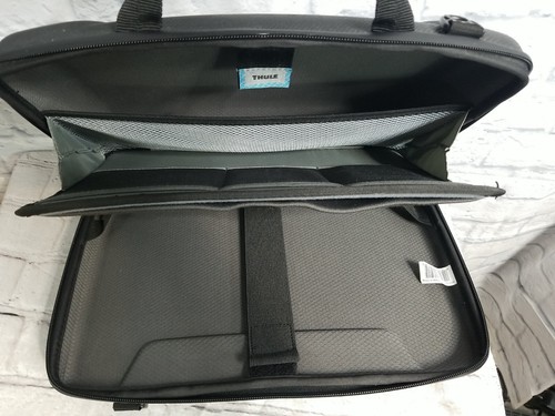 Thule Sweden MacBook Pro 13" Hard Carry Case/briefcase