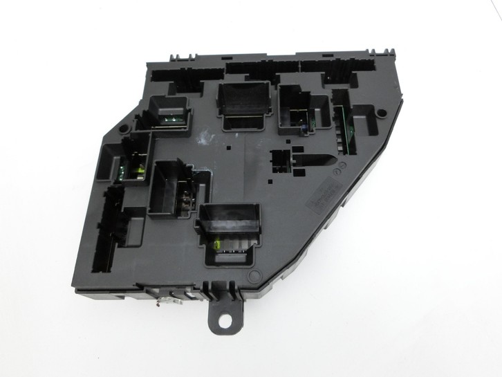 BMW X4 F26 14-18 3,0d 190KW Sicherungskasten Zentralelektrik BMW X4 F26 14-18 08.04.2016 61149315151 9315151... Vorschau 4