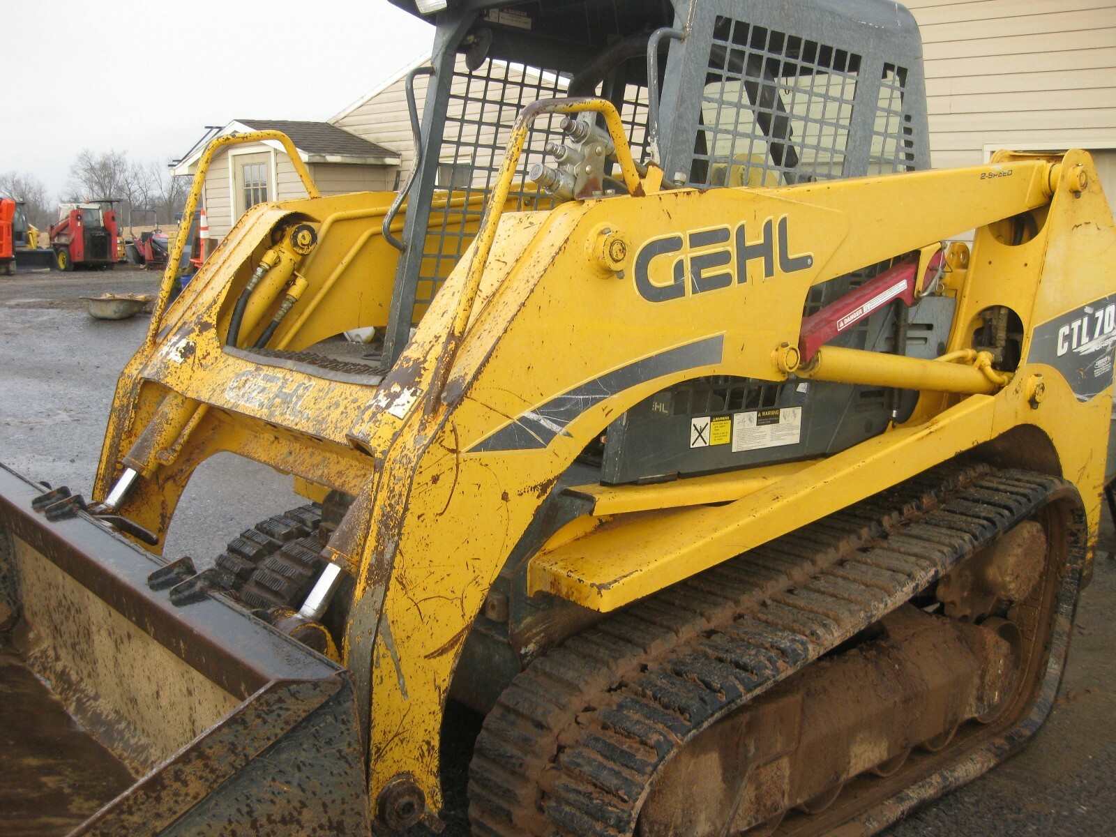2007 GEHL CTL70 Skidsteer (track loader). 2130 hrs.  ROPS.  aux hyd,.2 speed.