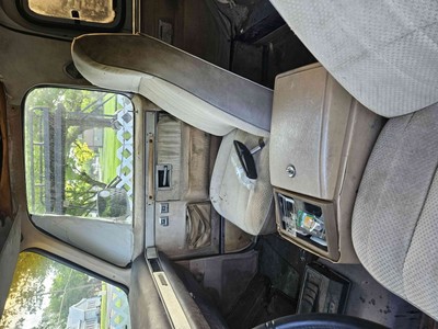 image 11 of interior