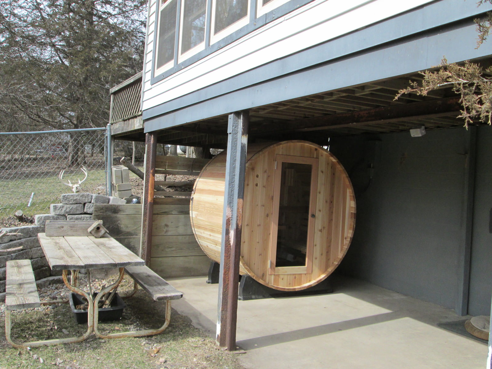 ALMOST HEAVEN SAUNA 4 PERSON BARREL STEAM SAUNA RED CEDAR