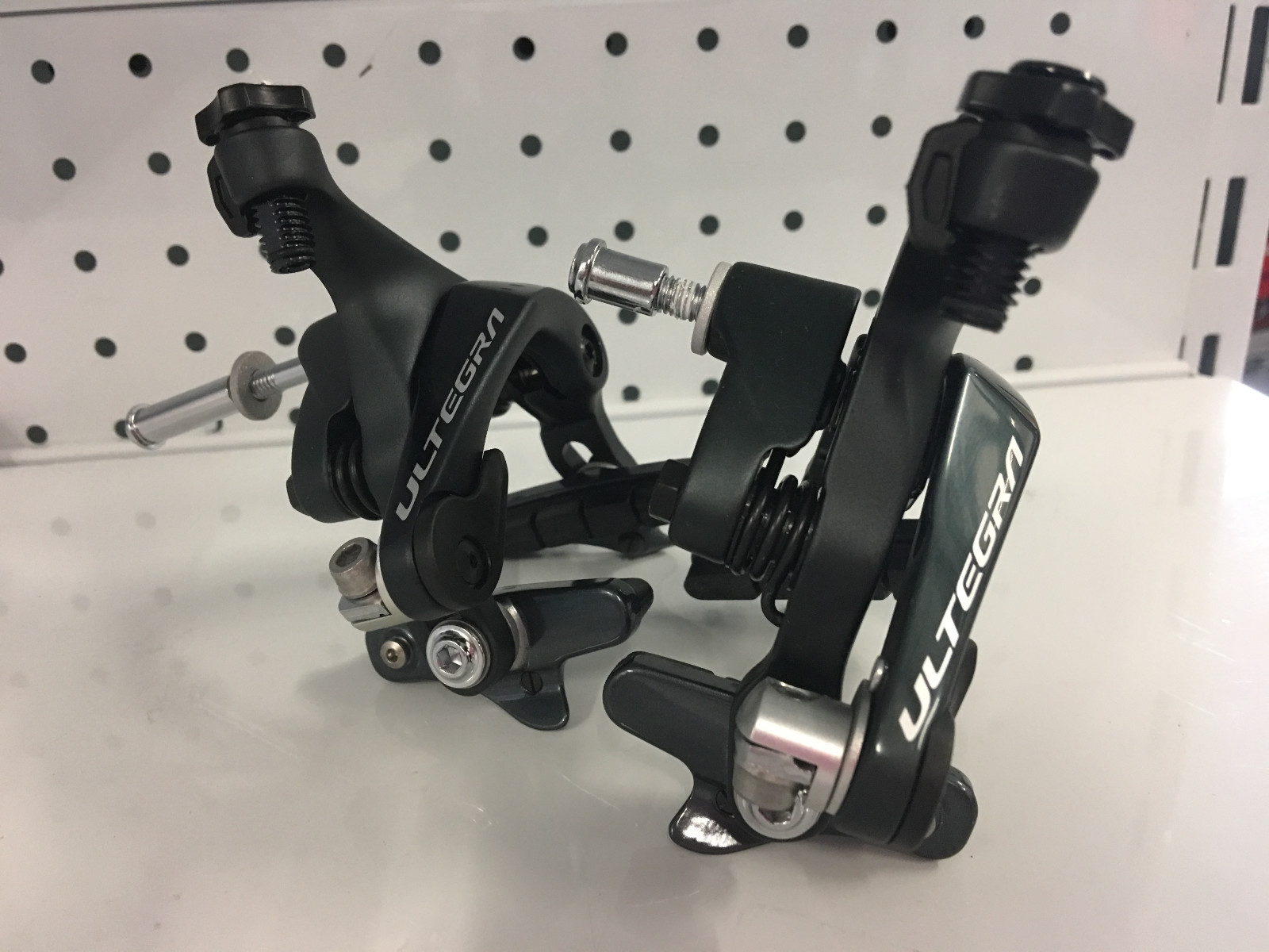 SHIMANO　BR-R8000 Shimano Ultegra BR-R8000 2x11-Speed Caliper Brake Set (Front