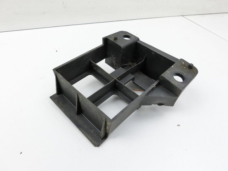 VW Crafter 2E 35 11-16 Kasten Halter Träger Führung Aufnahme für Kotflügel Links VW Crafter 2E 35 11-16 07.10.2016... Bild 5