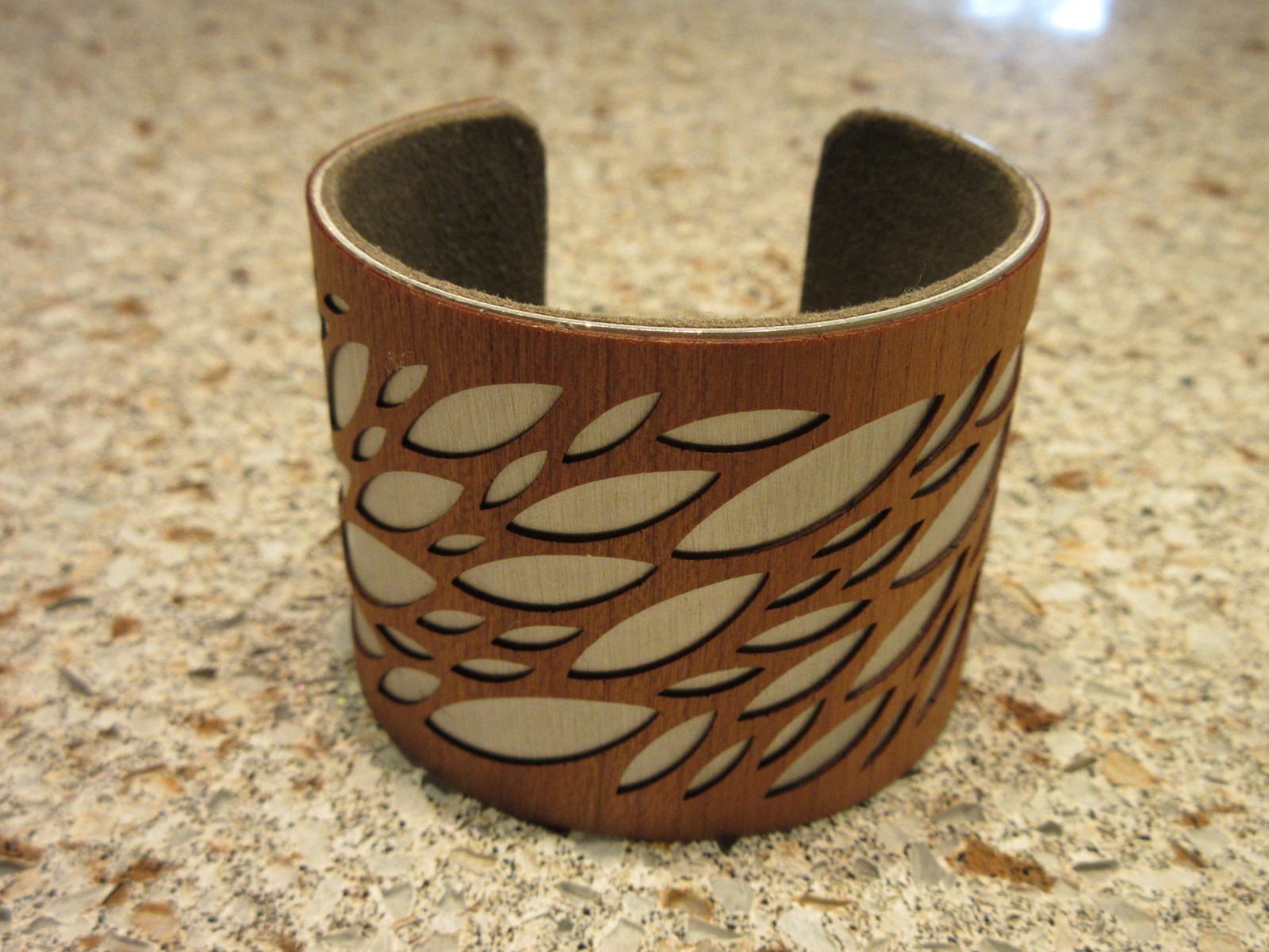 JOYO Treeline & Tide Leaf Cuff lastercut bracelet Cherry & Brushed Aluminum