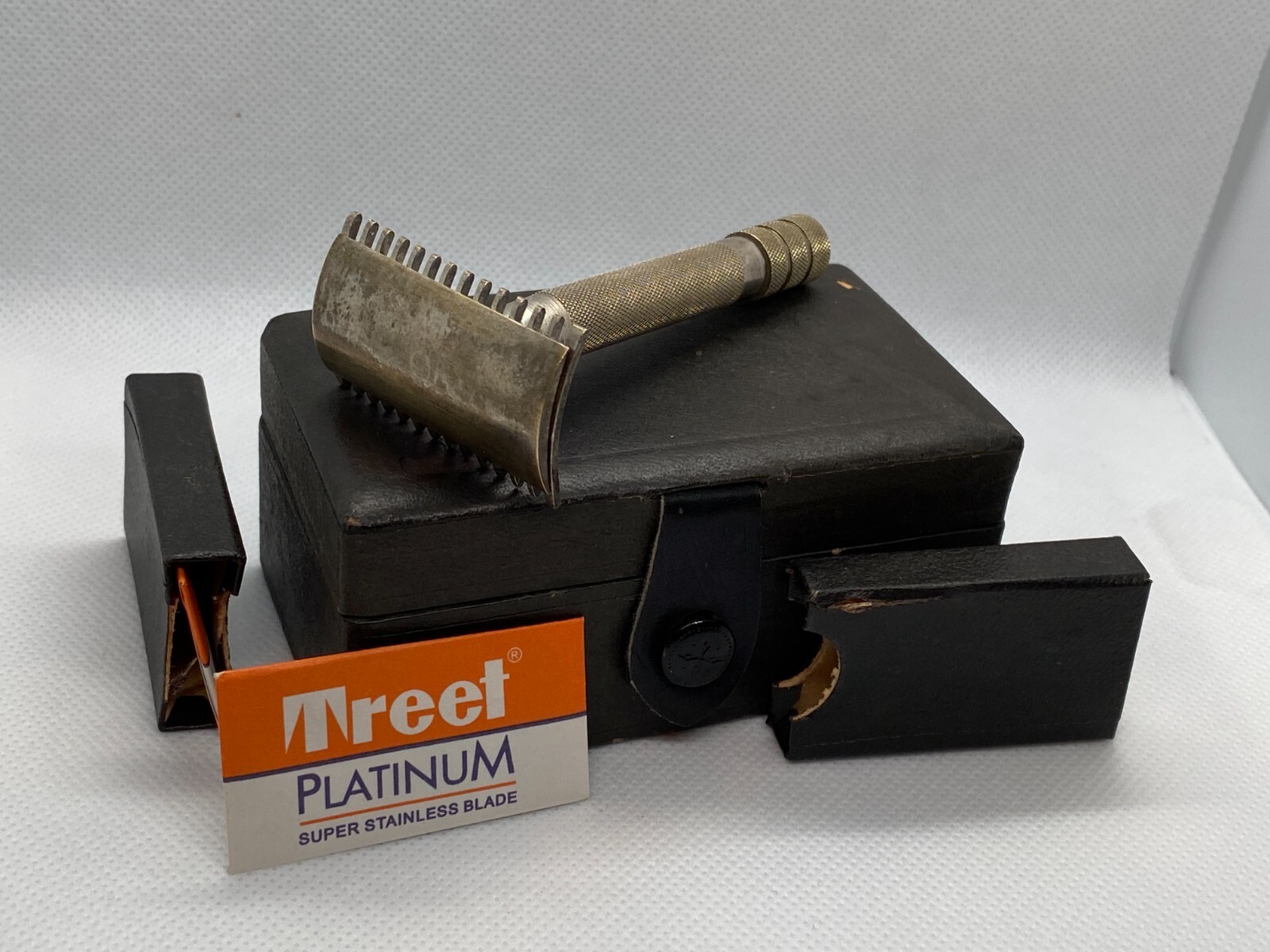 Set W/ Case Schoeff Pre War?