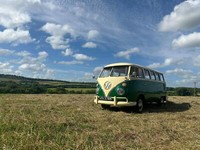 VOLKSWAGEN 1975 15 WINDOW SPLIT SCREEN (RHD) CAMPER VAN