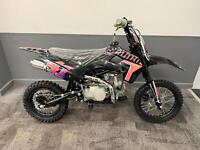BRAND NEW STOMP SUPERSTOMP 120R MANUAL PIT BIKE MX BIKE- KIDS MOTORCROS