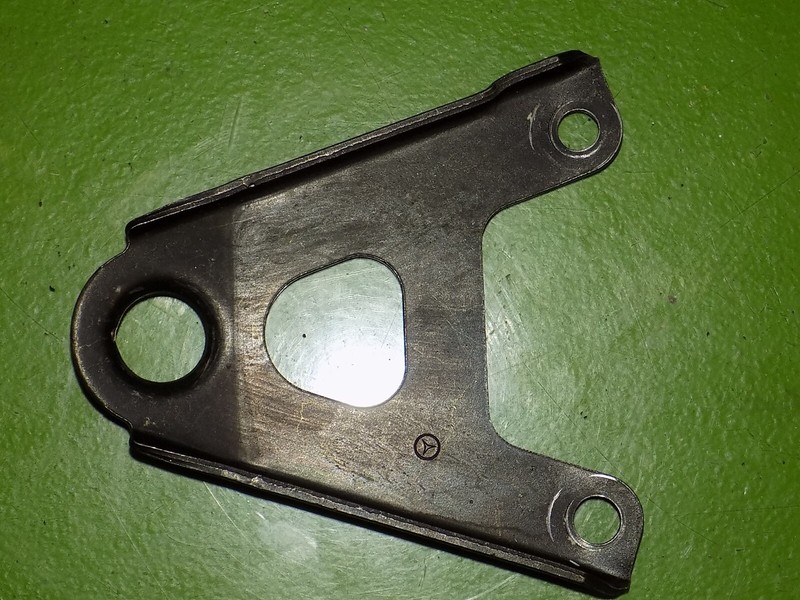 94-97 Mercedes C220 OEM W202 1112230241 rear support lift bracket brace eye