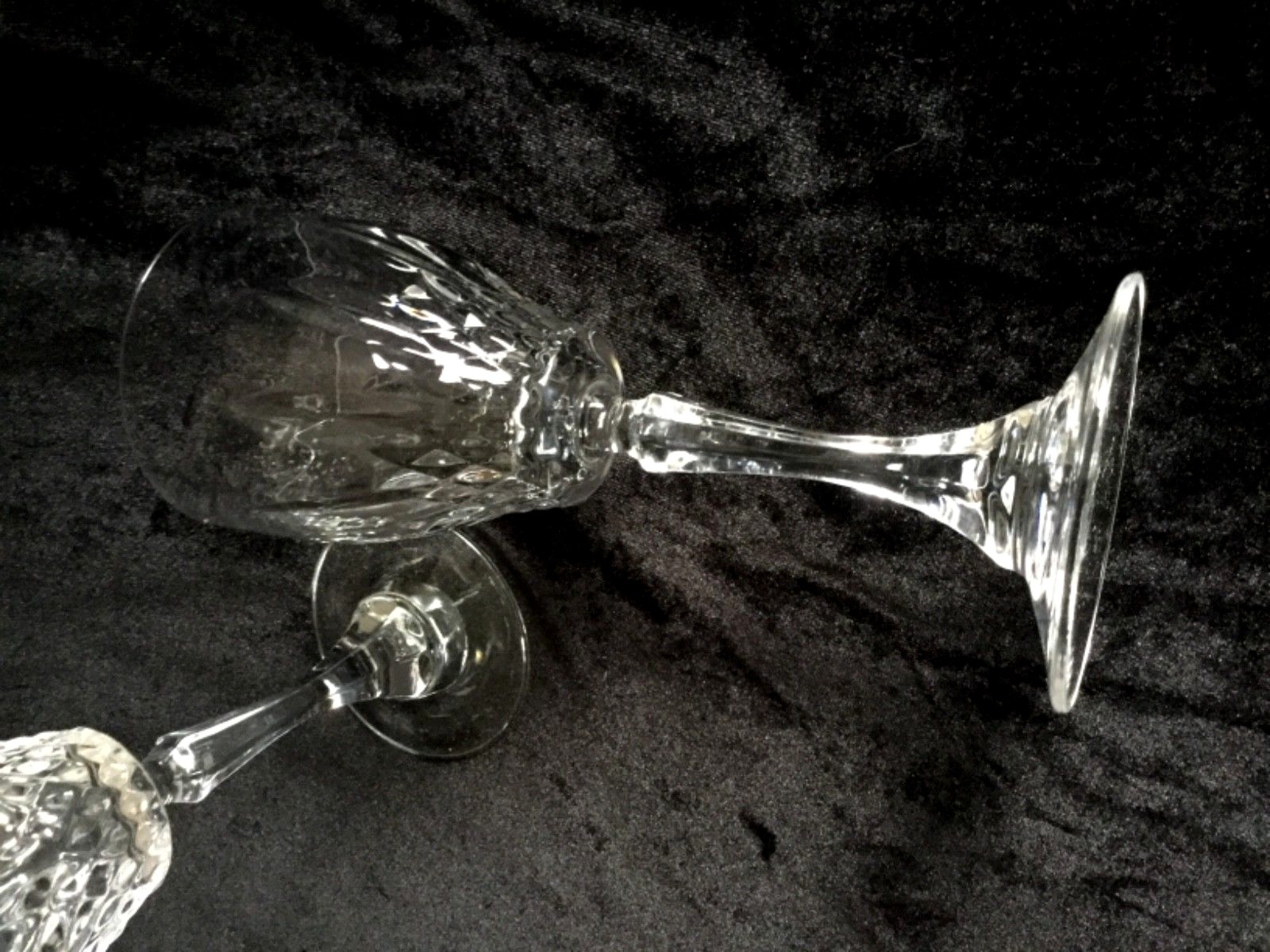 Lot 2 Matching Vintage Crystal Glass Wine Glasses Stemware - 6 7/8