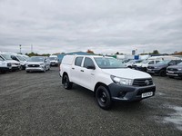 2019 ON 69 PLATE TOYOTA HILUX ACTIVE D-4-D 4WD 150BHP DOUBLE CAB PICK UP ULEZ