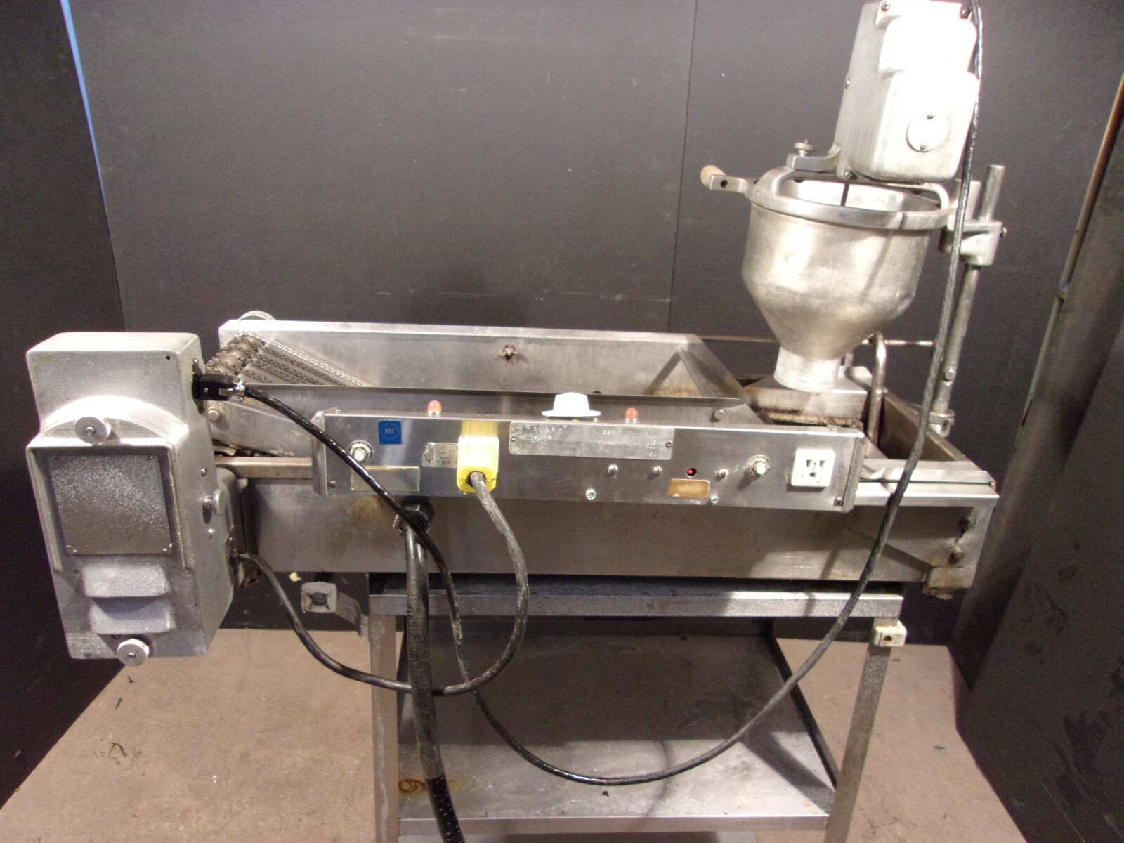 DONUT MACHINE / FRYER / MAKER / BELSHAW  DONUT ROBOT DR-42 >> $2600 <<