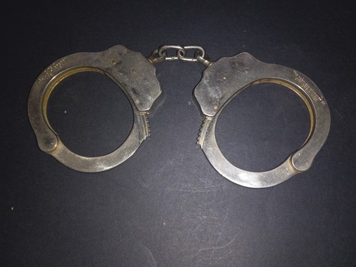 OLD Vintage PEERLESS HANDCUFFS Patent Numbers and Serial OLD Vintage PEERLESS HANDCUFFS Patent Numbers and Serial