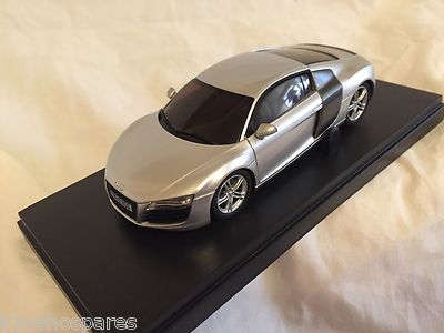 KYOSHO Dnano ASC MM, SILVER AUDI R8 2006, 1:43 DISPLAY MODEL, DNX507S