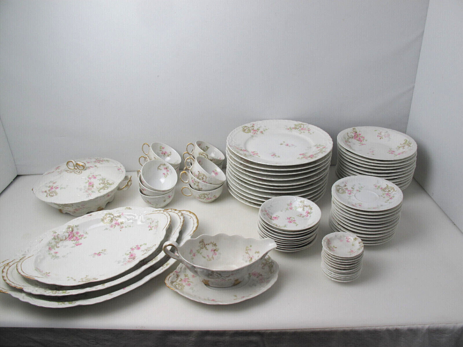 Vintage Rare 76 piece Theodore Haviland/Limoges France Pink Vintage Rare 76 piece Theodore Haviland/Limoges France Pink