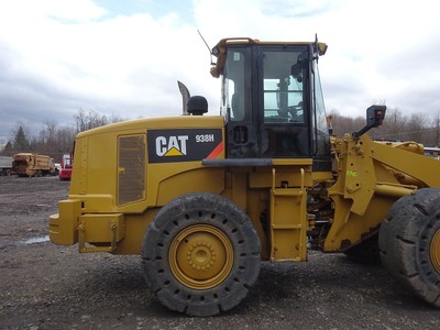 2009 Caterpillar 938H Wheel Loader RUNS MINT! SOLID TIRES GRAPPLE BUCKET 938 DSL