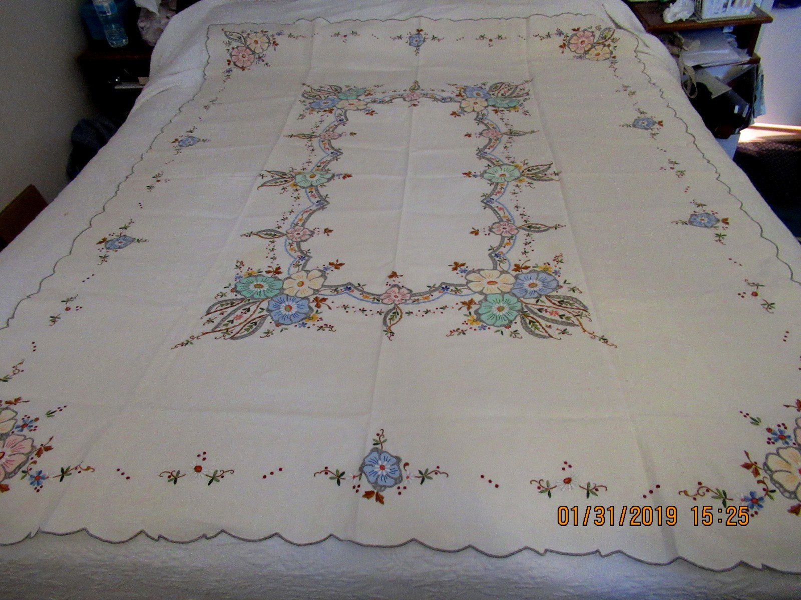 Stunning Vintage MADEIRA TABLECLOTH Cutwork Applique Colors 52x64