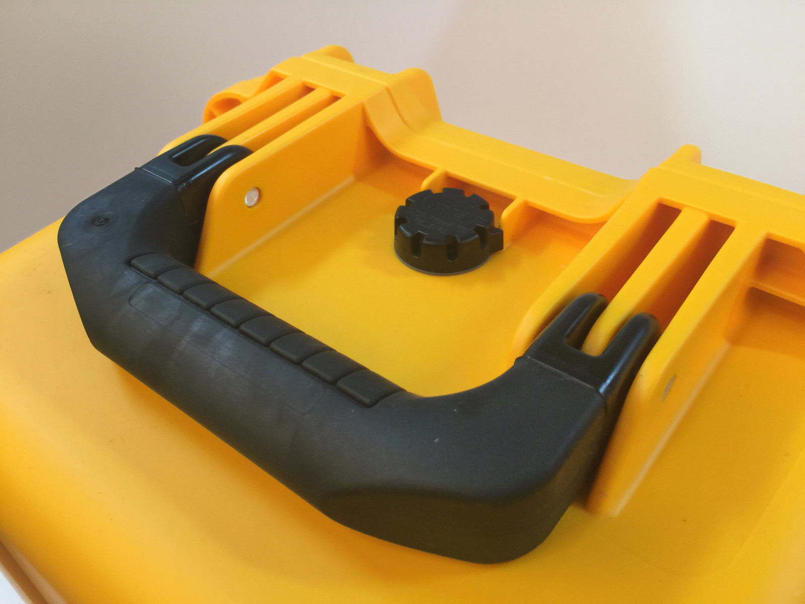 Pelican iM2075 Storm Case with Foam (Yellow) | eBay Pelican iM2075 Storm Case with Foam (Yellow) | eBay