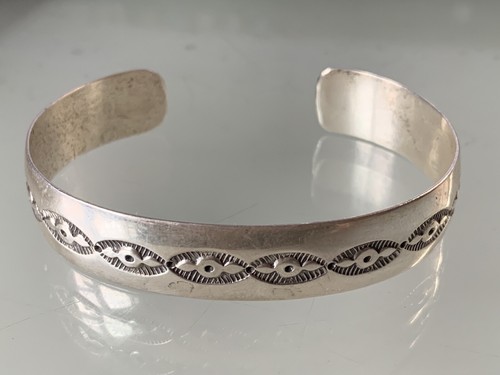 70s Vintage ZUNI Bangle silver925 ズニ族 Vintage Silver Cuff Bracelet With Zuni Inlay Sunface Katsina