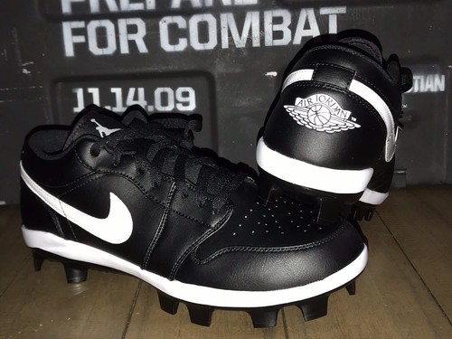 kobe baseball cleats