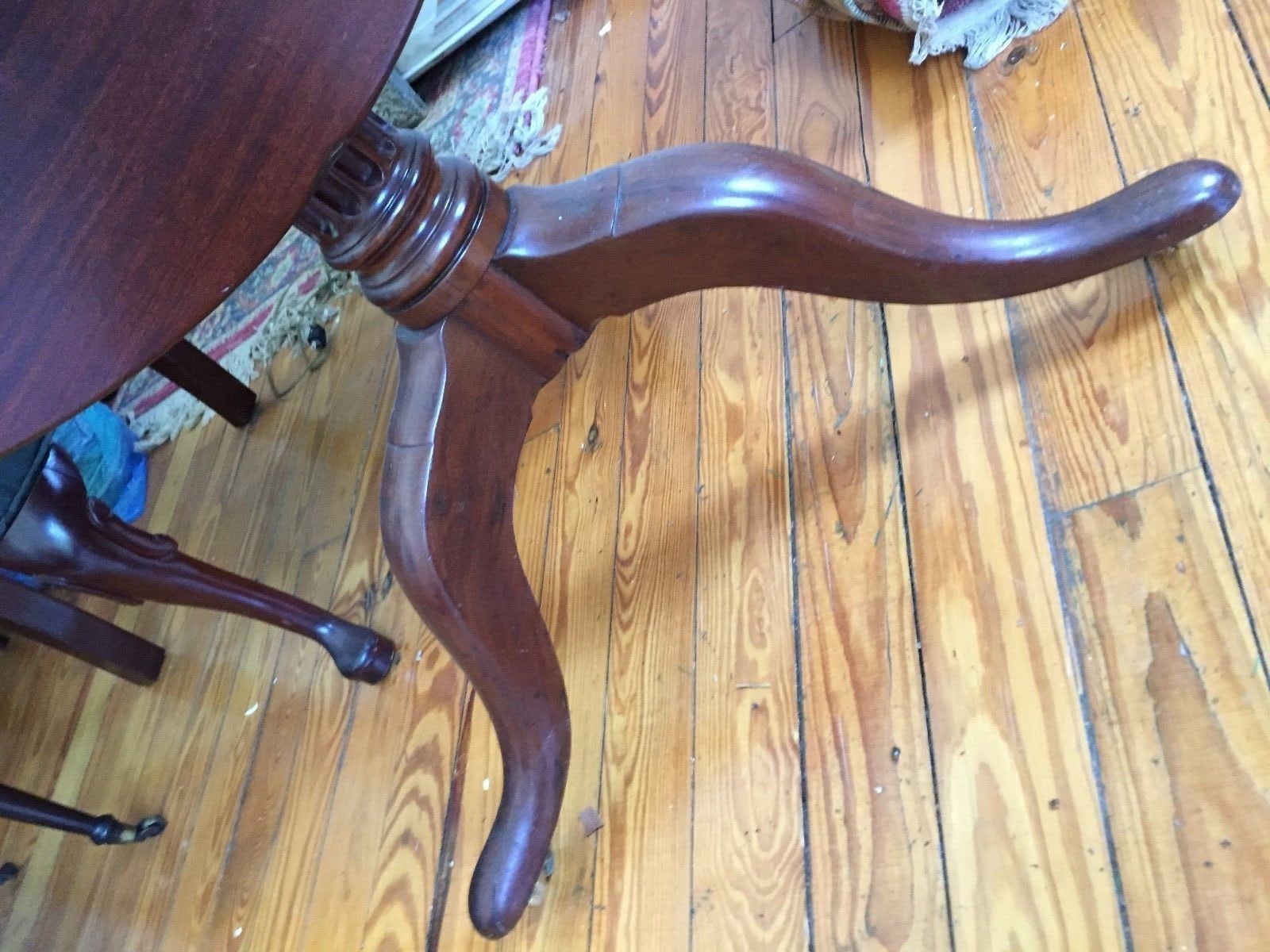 Antique Sheraton Federal Round Tilt Top Walnut Tea Table 30.5