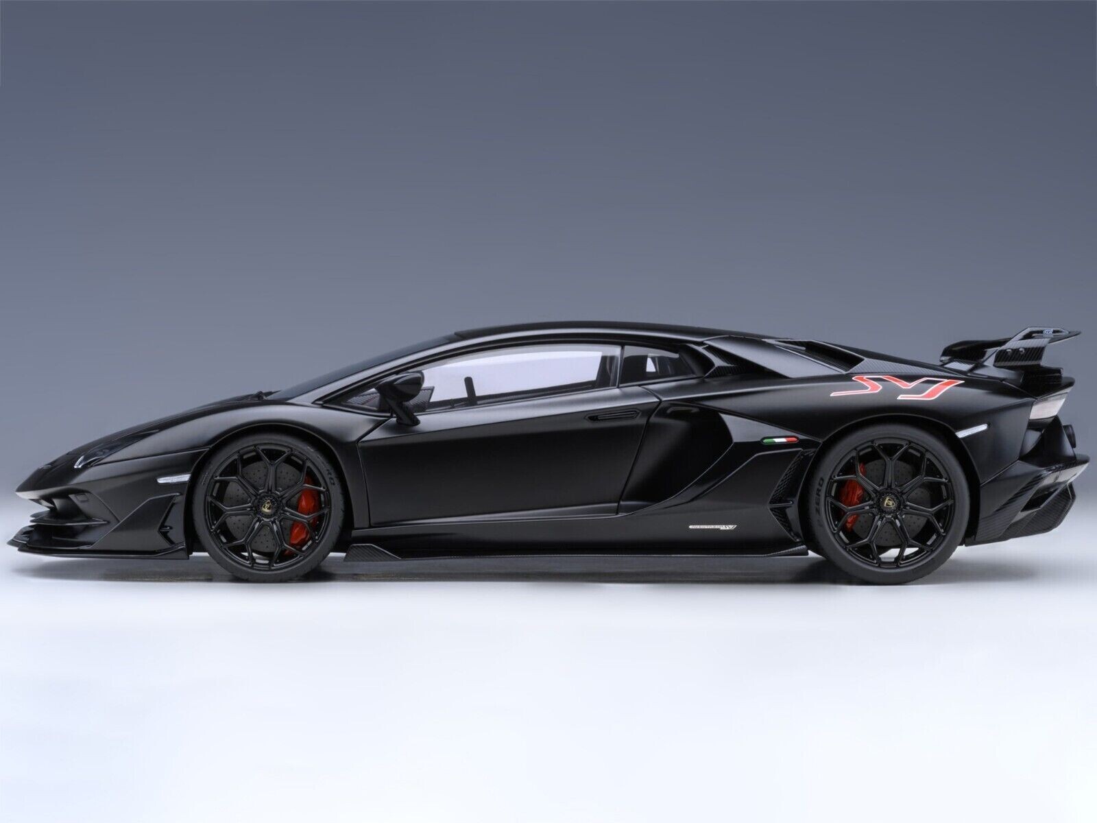 1/18 Lamborghini Aventador SVJ (Nero Nemesis Matt Black